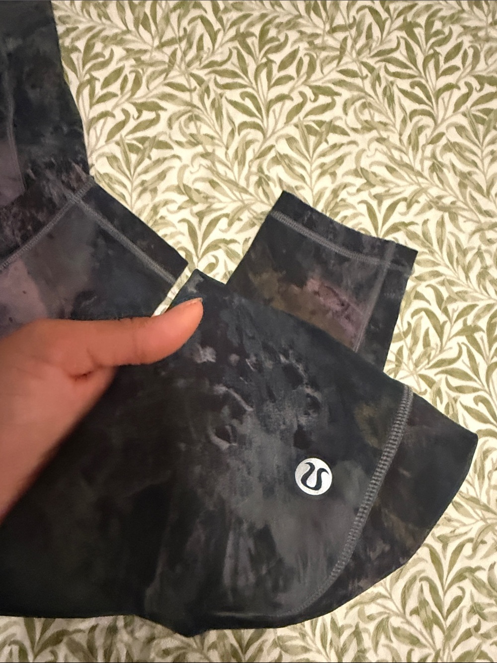 lululemon athletica Black Marble-Print Leggings & Matching Sports Bra - Picture 2 of 5